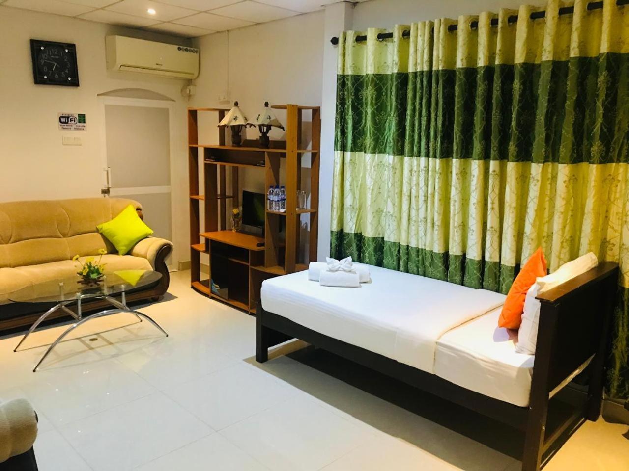 Diva Villa Airport Transit Hotel Katunayaka Exterior photo