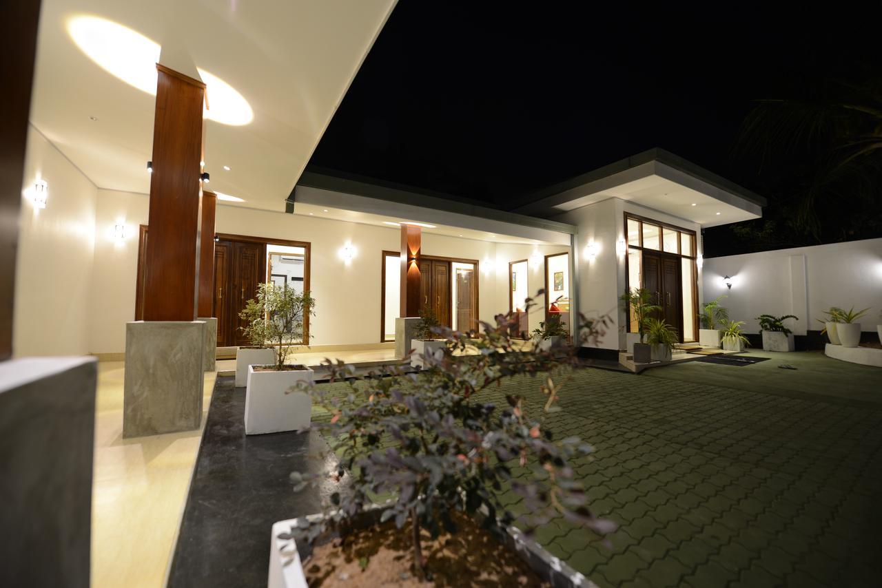 Diva Villa Airport Transit Hotel Katunayaka Exterior photo