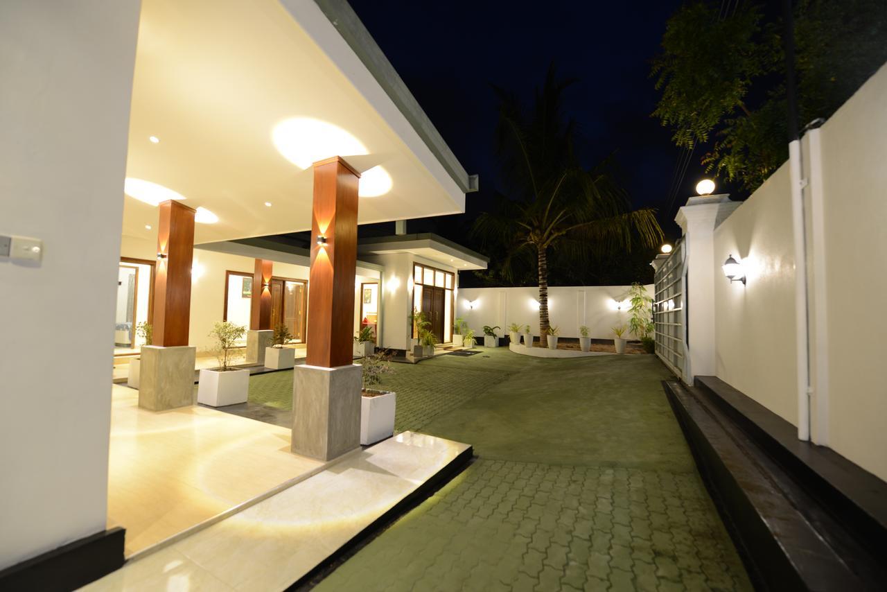 Diva Villa Airport Transit Hotel Katunayaka Exterior photo